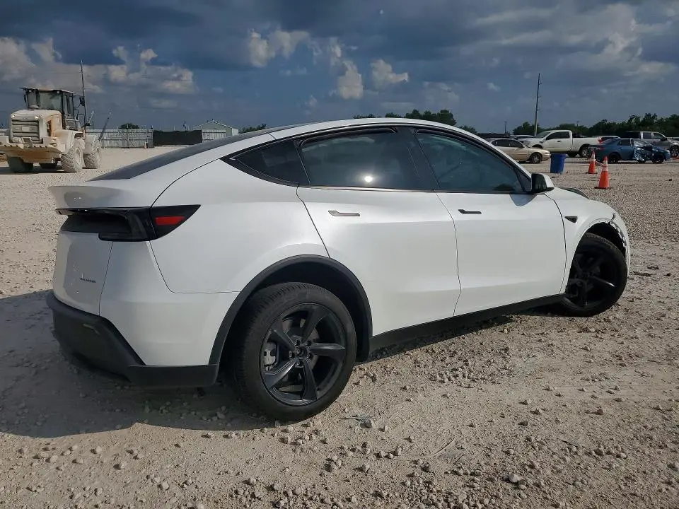 2026 TESLA MODEL Y   