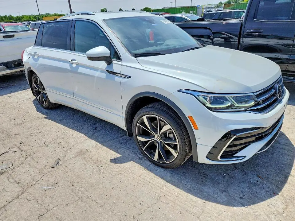 2024 VOLKSWAGEN TIGUAN SEL R-LINE BLACK  