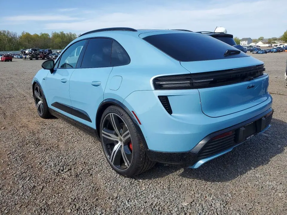 2025 PORSCHE MACAN TURBO  
