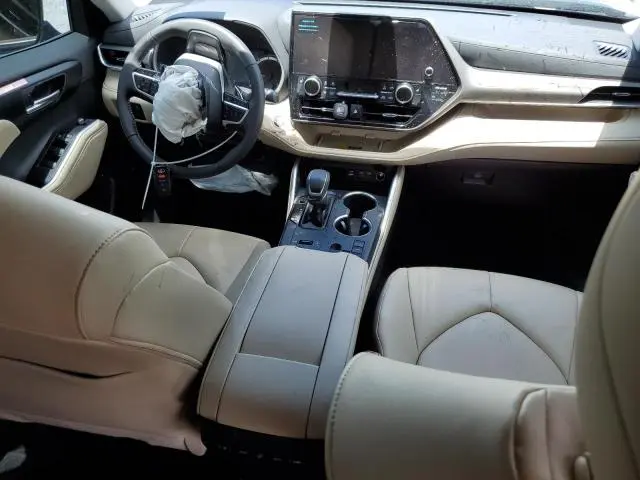 2025 TOYOTA HIGHLANDER LE  