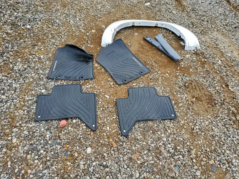 2012 TOYOTA TACOMA DOUBLE CAB PRERUNNER  