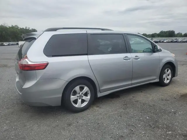 2018 TOYOTA SIENNA LE  