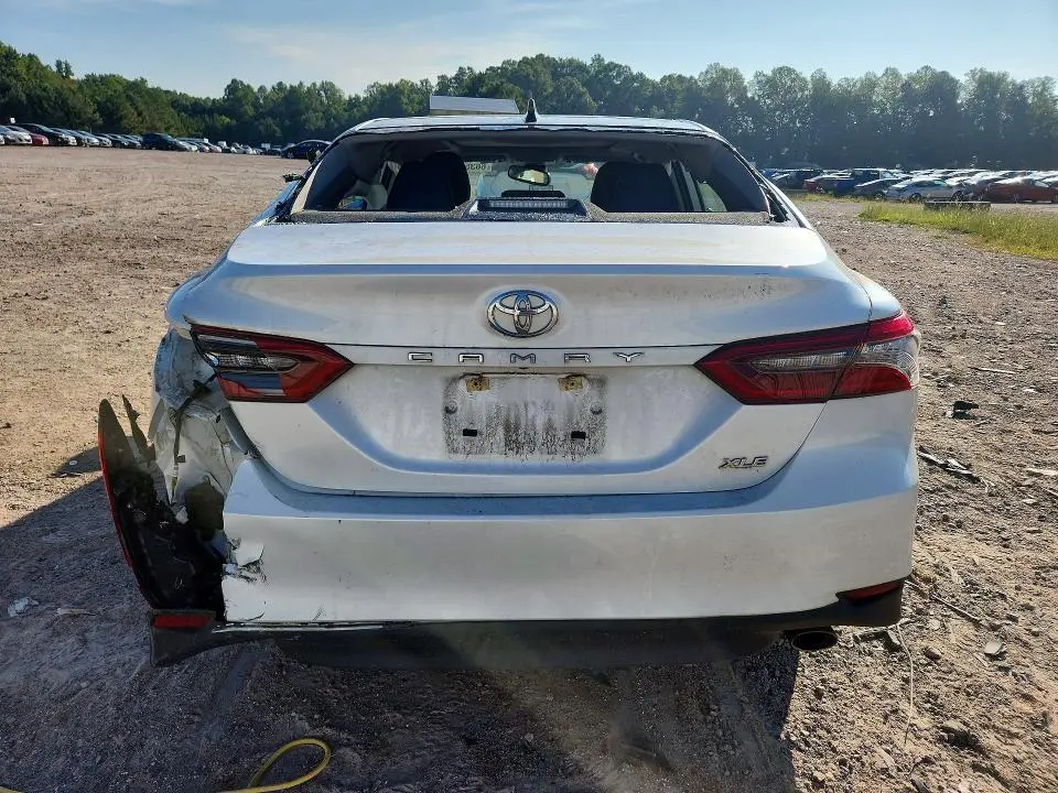 2023 TOYOTA CAMRY XLE  
