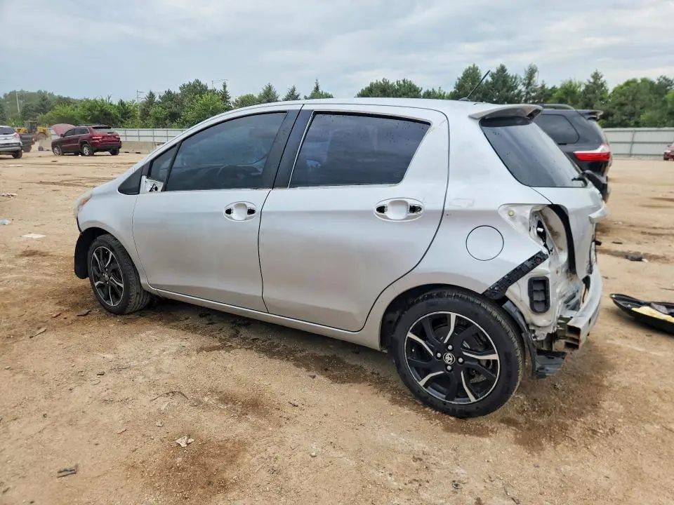 2015 TOYOTA YARIS 5-DOOR SE  