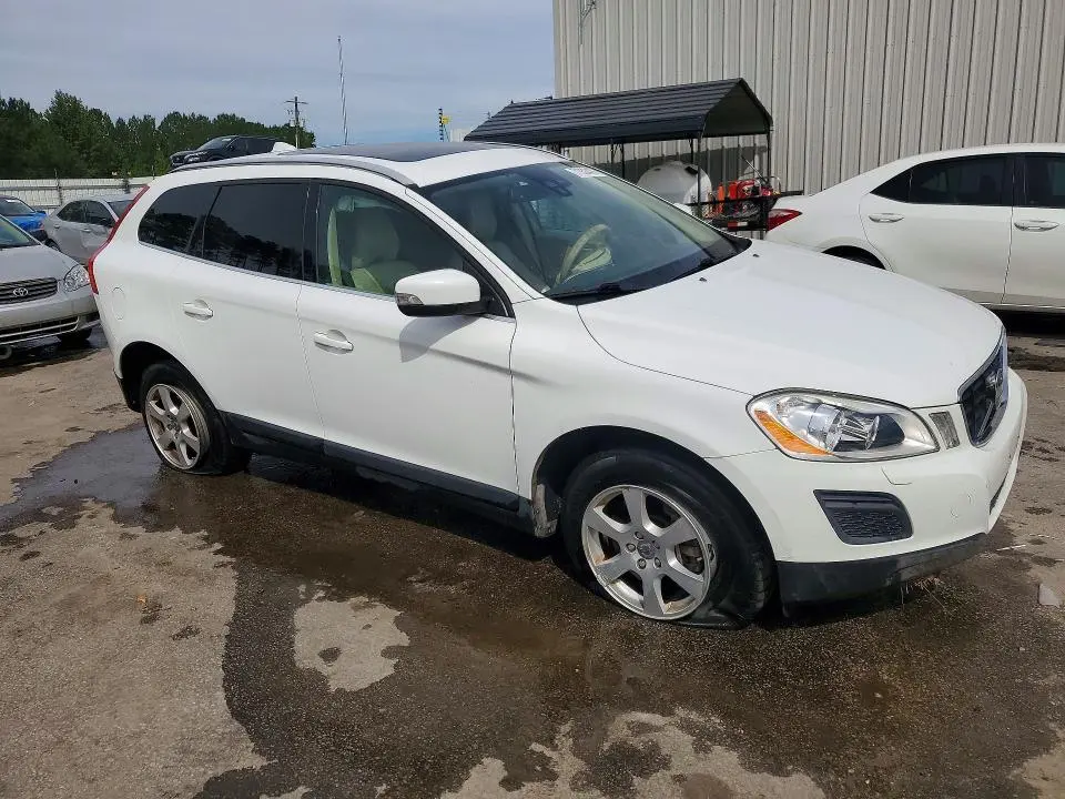 2011 VOLVO XC60 3.2  