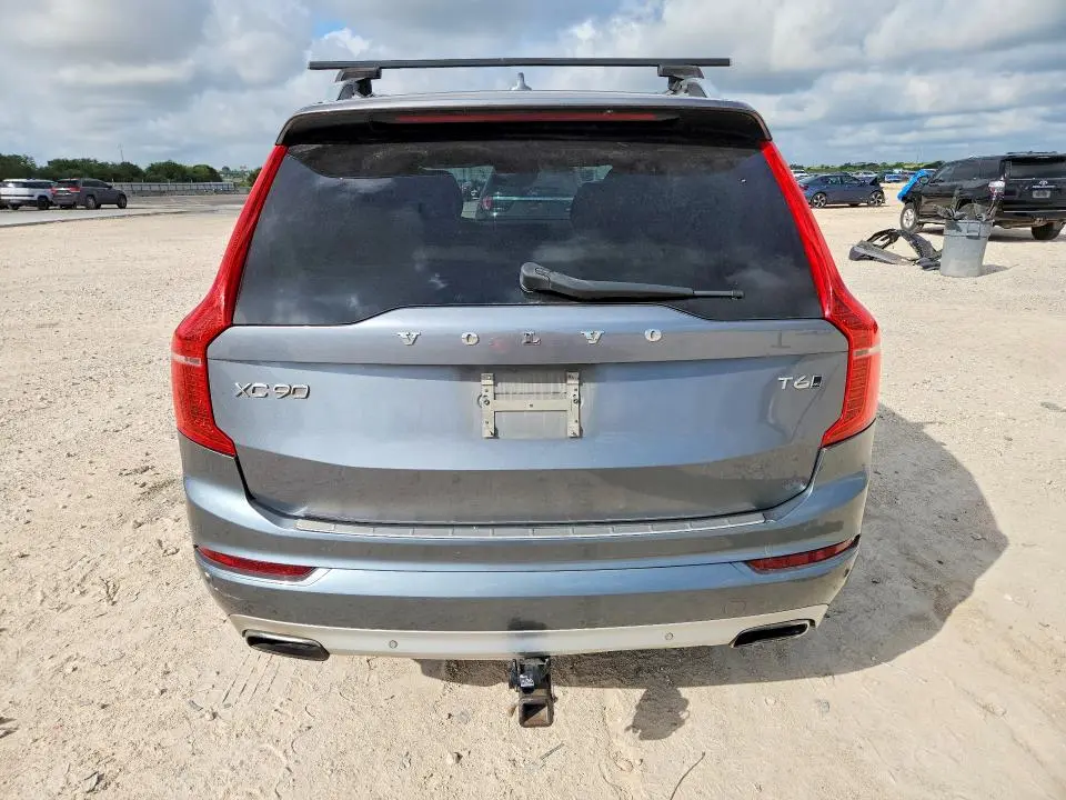 2017 VOLVO XC90 T6  