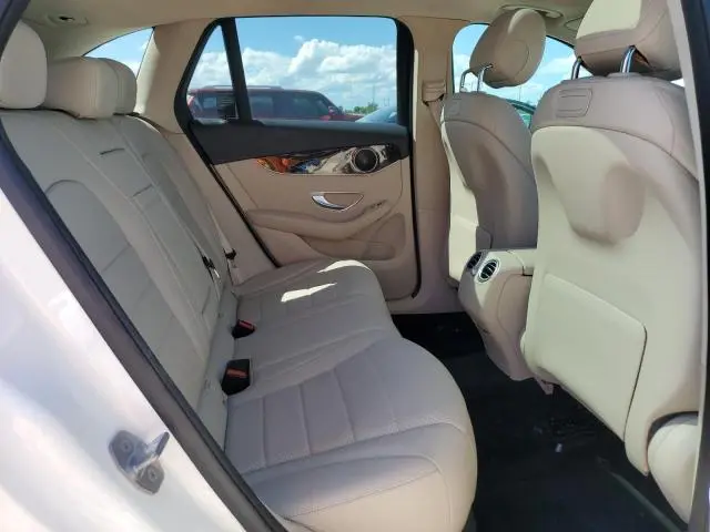 2019 MERCEDES-BENZ GLC 300  