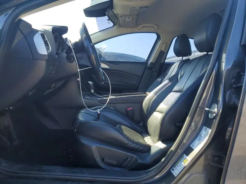 2017 MAZDA 3 TOURING  