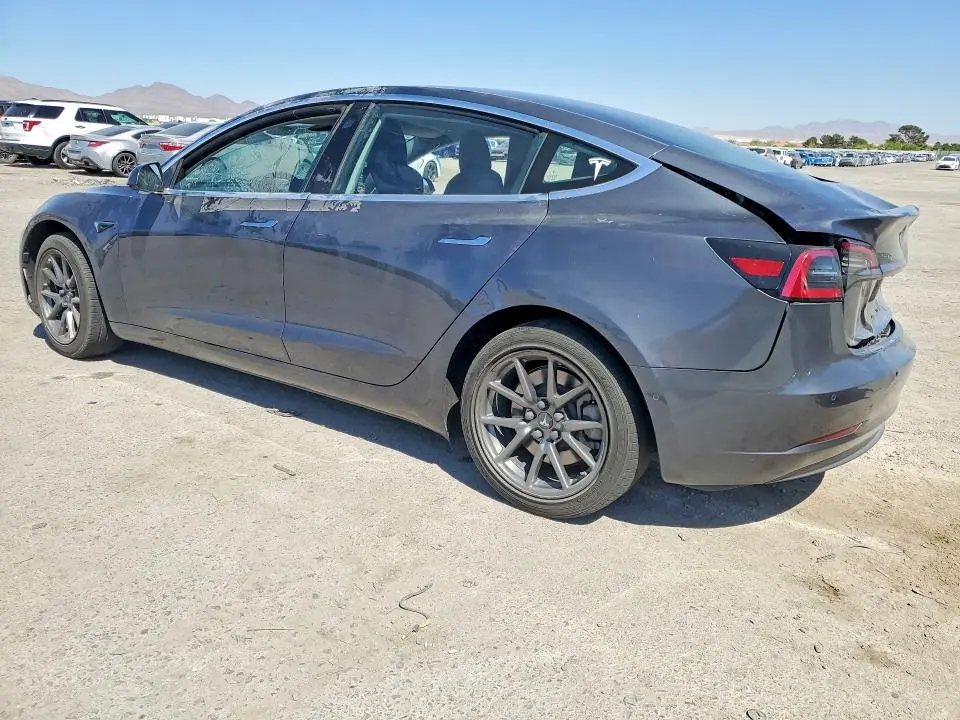 2018 TESLA MODEL 3   