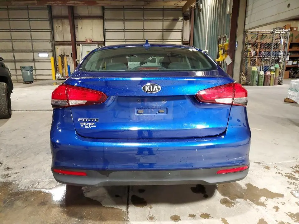 2017 KIA FORTE LX  