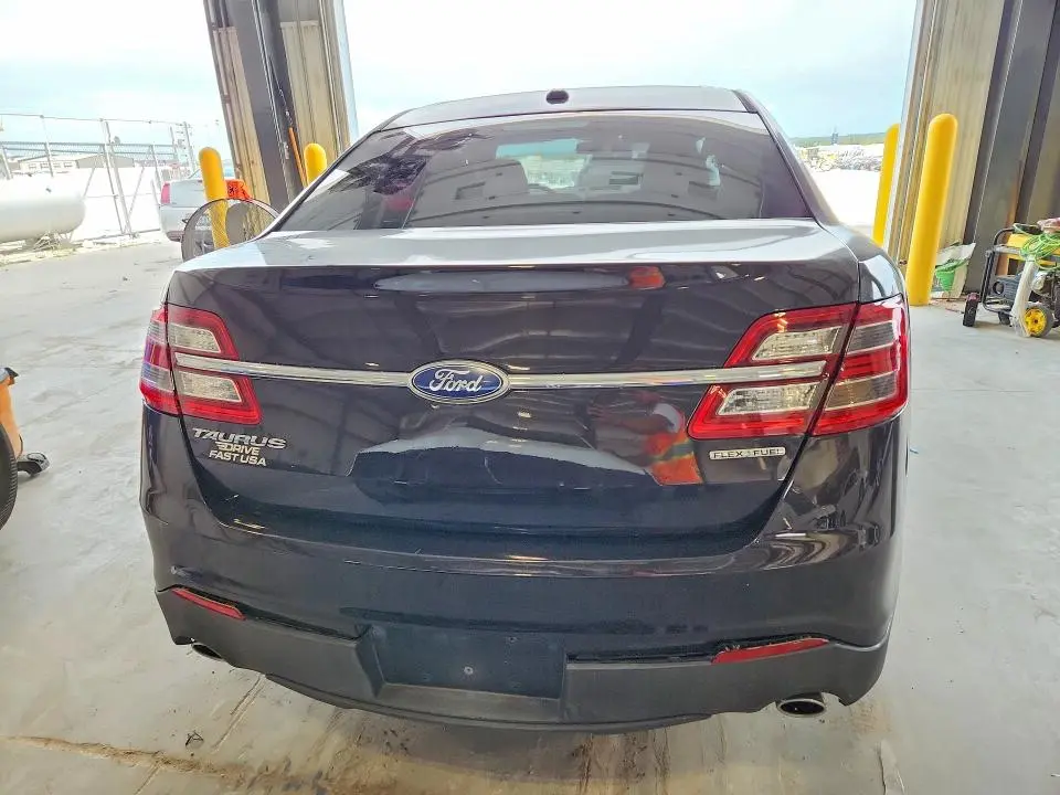 2013 FORD TAURUS SE  