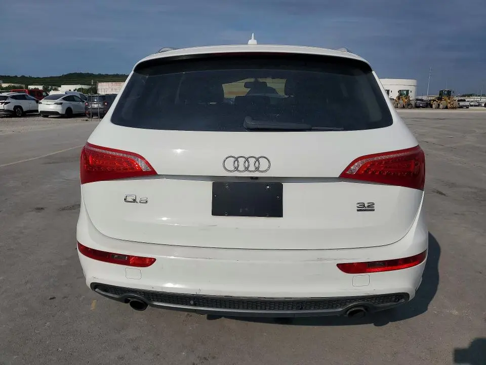 2011 AUDI Q5 PREMIUM PLUS  
