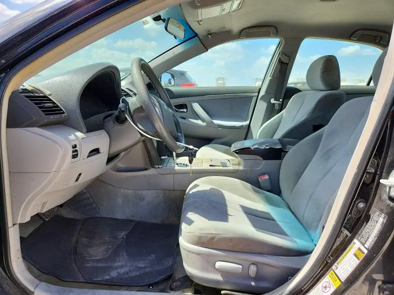 2010 TOYOTA CAMRY LE  