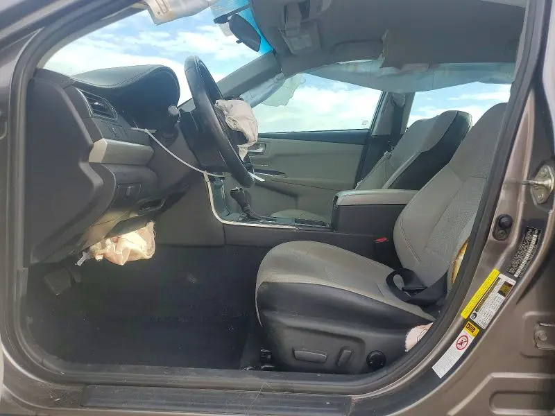 2016 TOYOTA CAMRY LE  