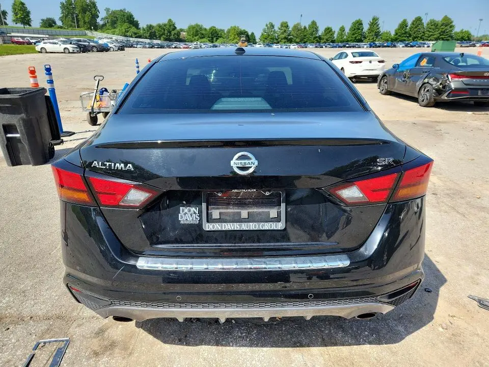 2022 NISSAN ALTIMA SR  