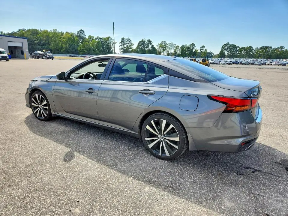 2022 NISSAN ALTIMA SR  