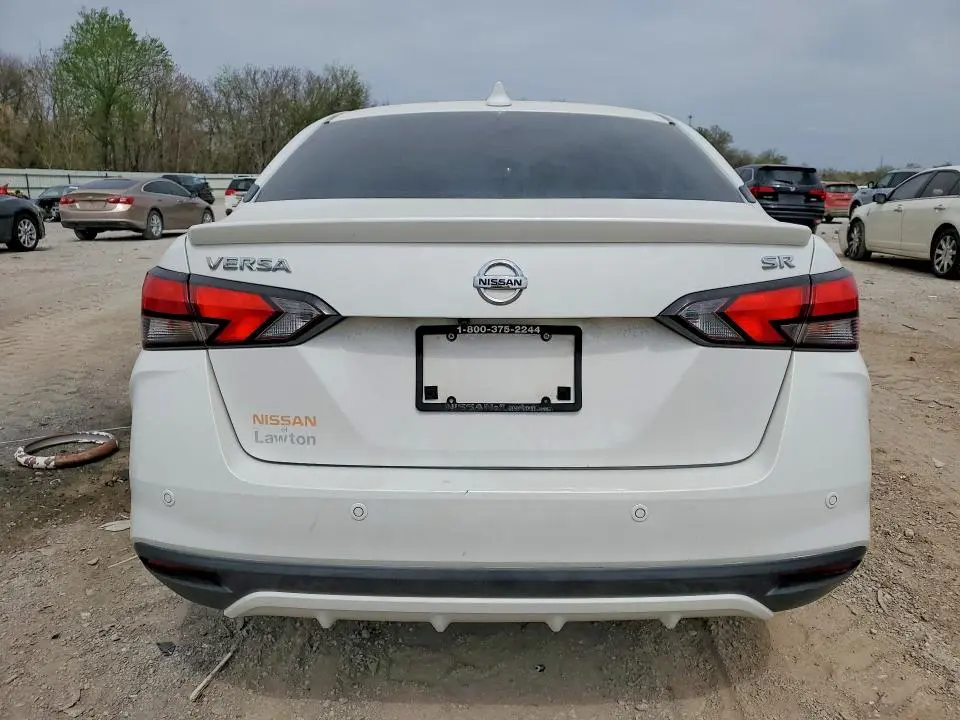 2020 NISSAN VERSA SR  