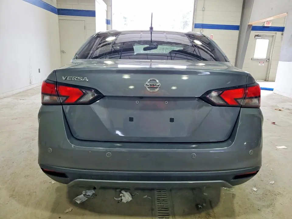 2020 NISSAN VERSA S  