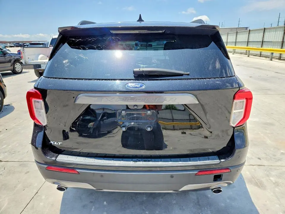 2022 FORD EXPLORER XLT  