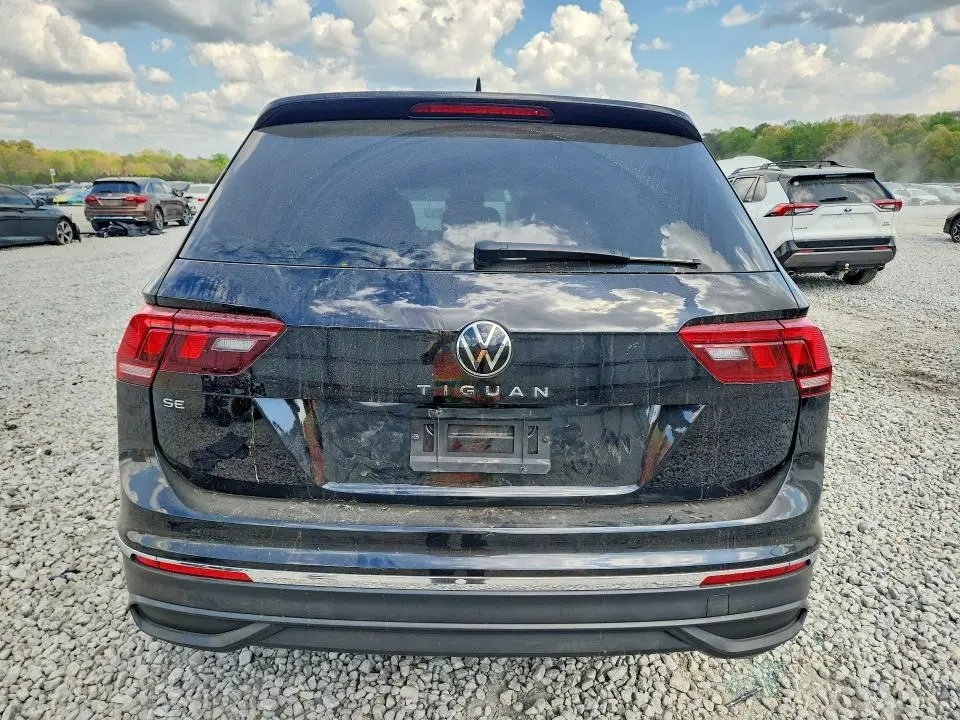 2022 VOLKSWAGEN TIGUAN SE  