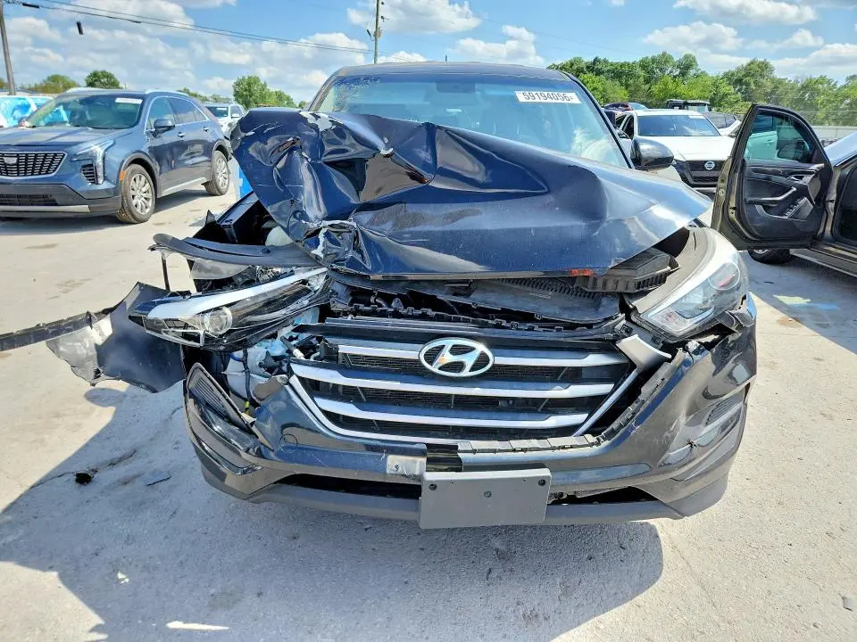 2017 HYUNDAI TUCSON SE  