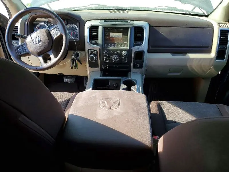 2014 RAM 1500 SLT  