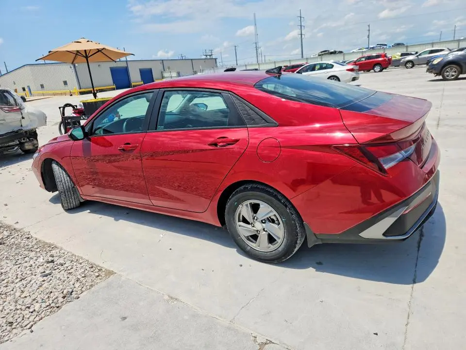 2025 HYUNDAI ELANTRA SE  