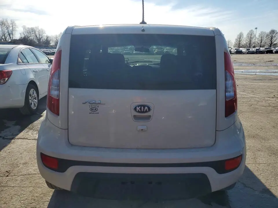 2013 KIA SOUL +  