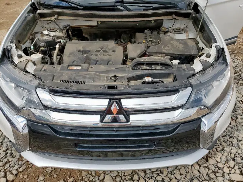 2017 MITSUBISHI OUTLANDER SE  