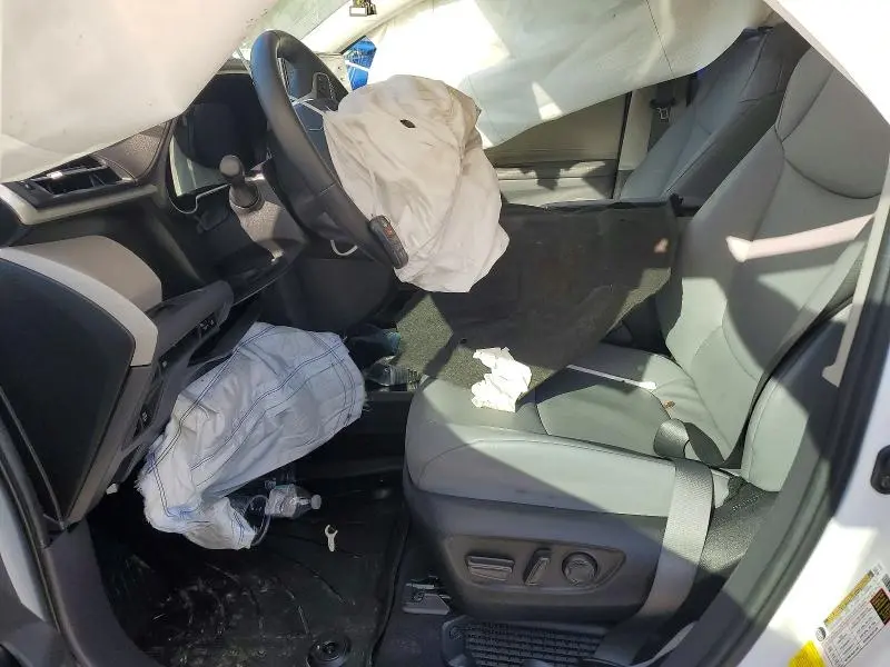 2023 TOYOTA SIENNA XLE 8-PASSENGER  
