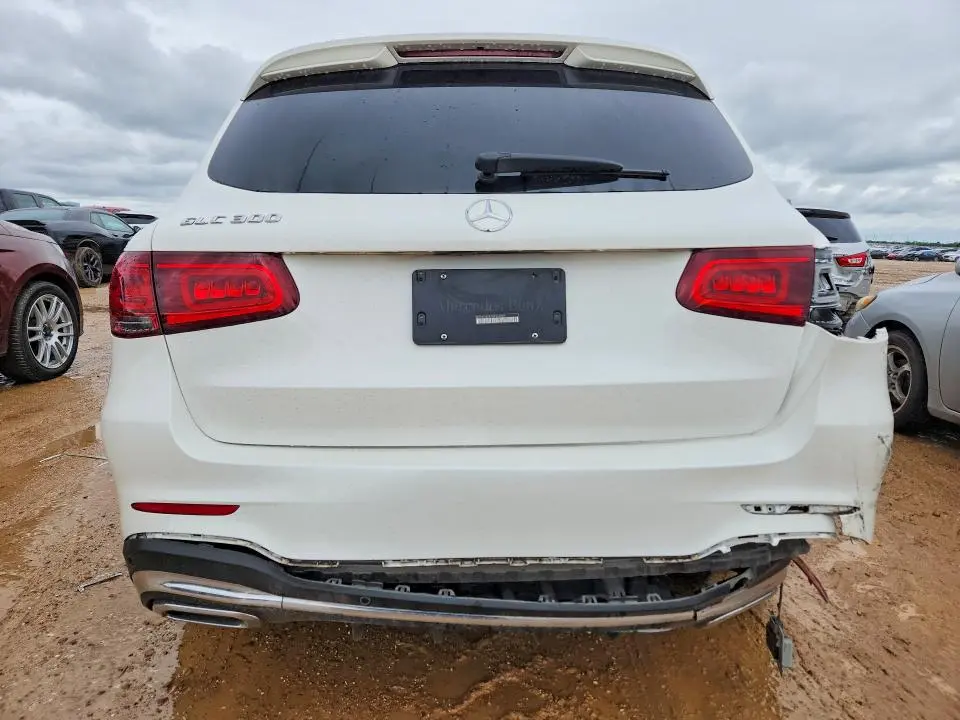 2021 MERCEDES-BENZ GLC 300  