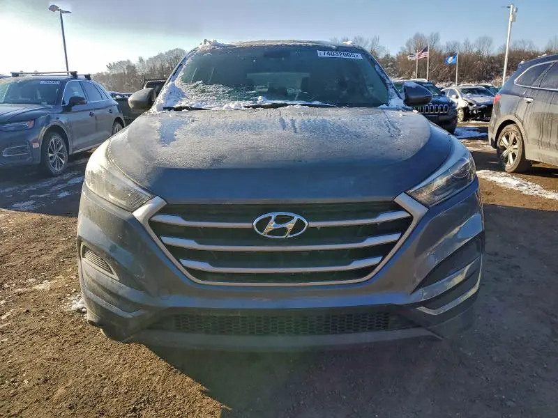 2018 HYUNDAI TUCSON SE  