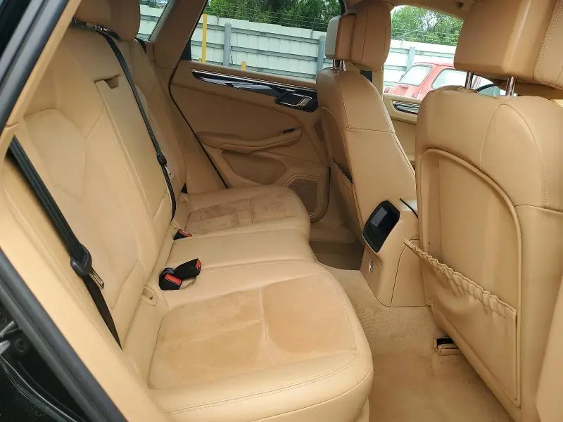 2015 PORSCHE MACAN S  