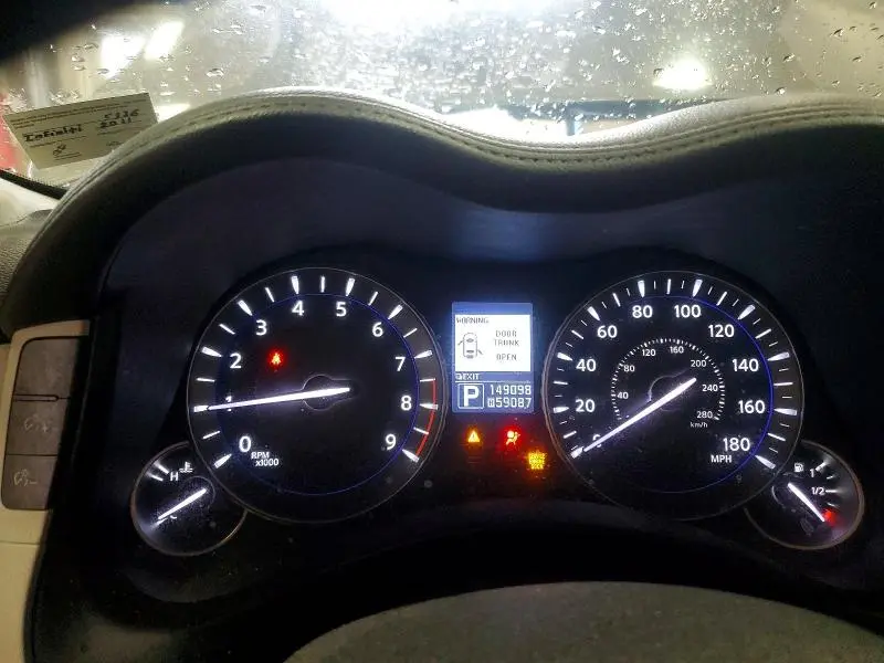 2011 INFINITI M37 X  