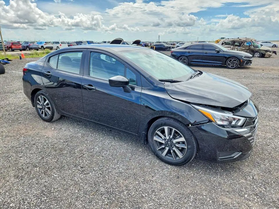 2025 NISSAN VERSA SV  