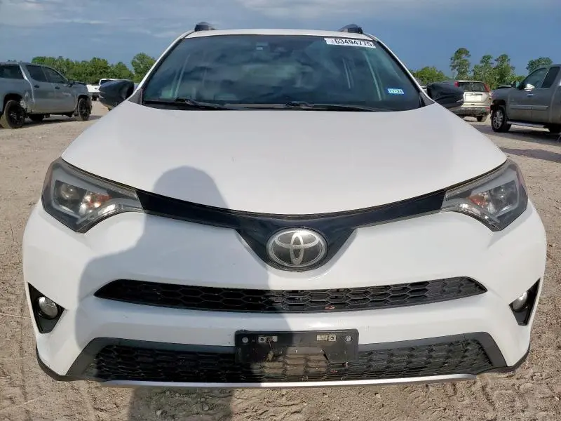 2018 TOYOTA RAV4 SE  