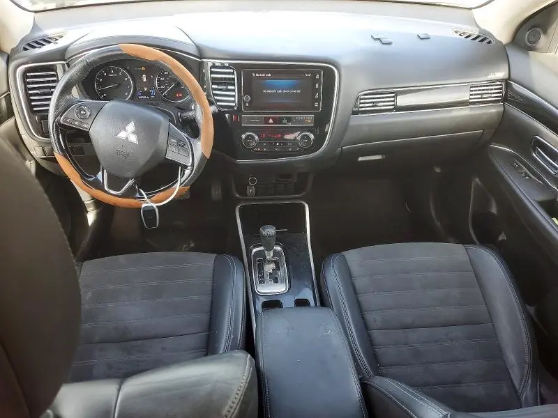 2019 MITSUBISHI OUTLANDER SE  