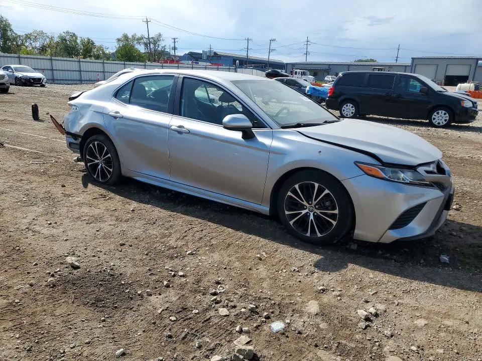 2019 TOYOTA CAMRY SE  