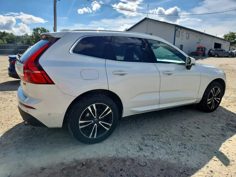 2018 VOLVO XC60 T5 MOMENTUM  