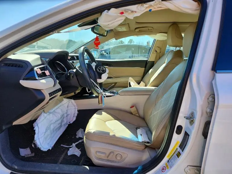 2018 TOYOTA CAMRY XLE  