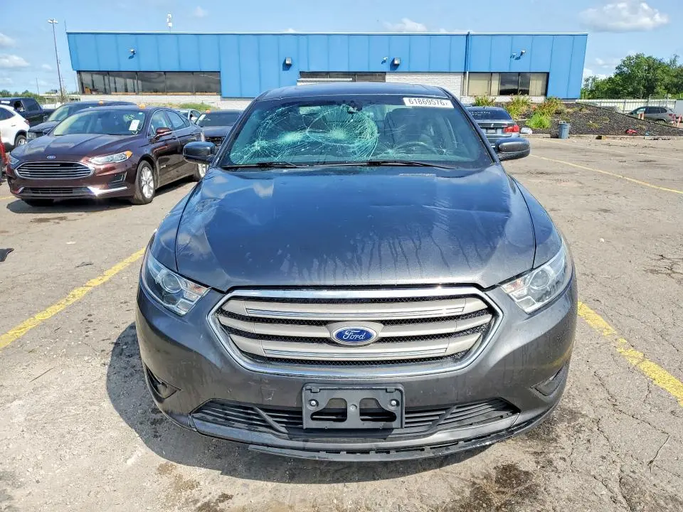 2015 FORD TAURUS SEL  