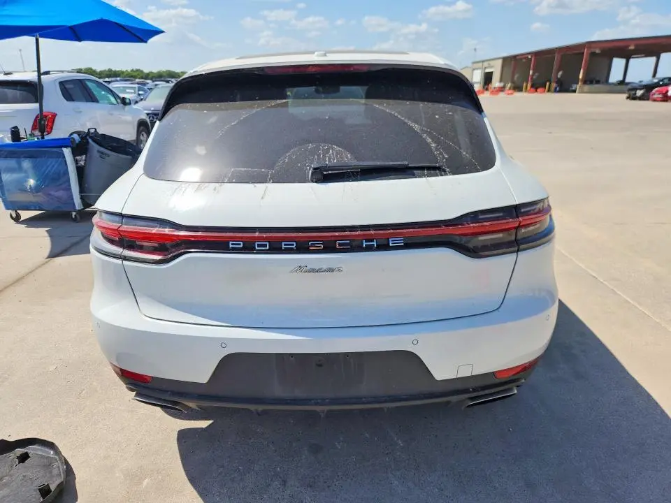 2020 PORSCHE MACAN   