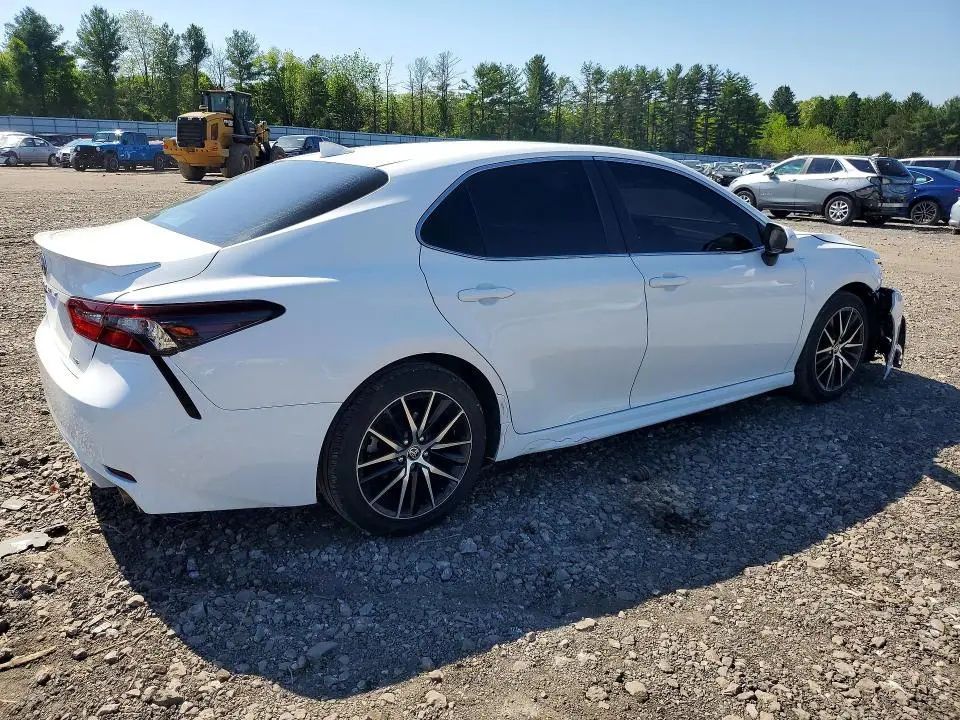 2021 TOYOTA CAMRY SE  