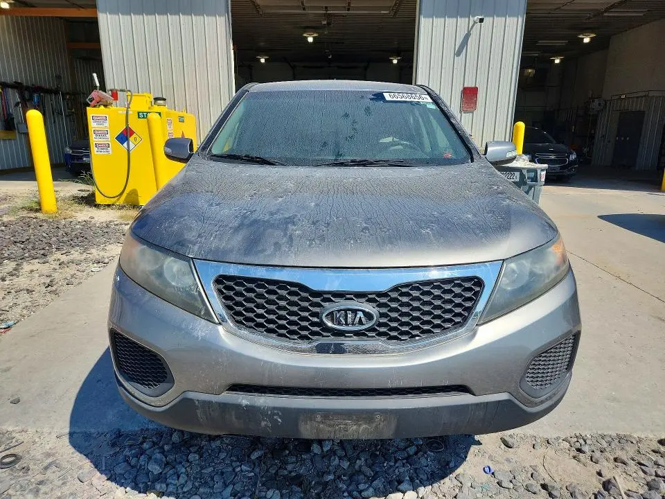 2013 KIA SORENTO LX  