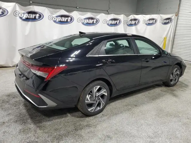 2025 HYUNDAI ELANTRA SEL  