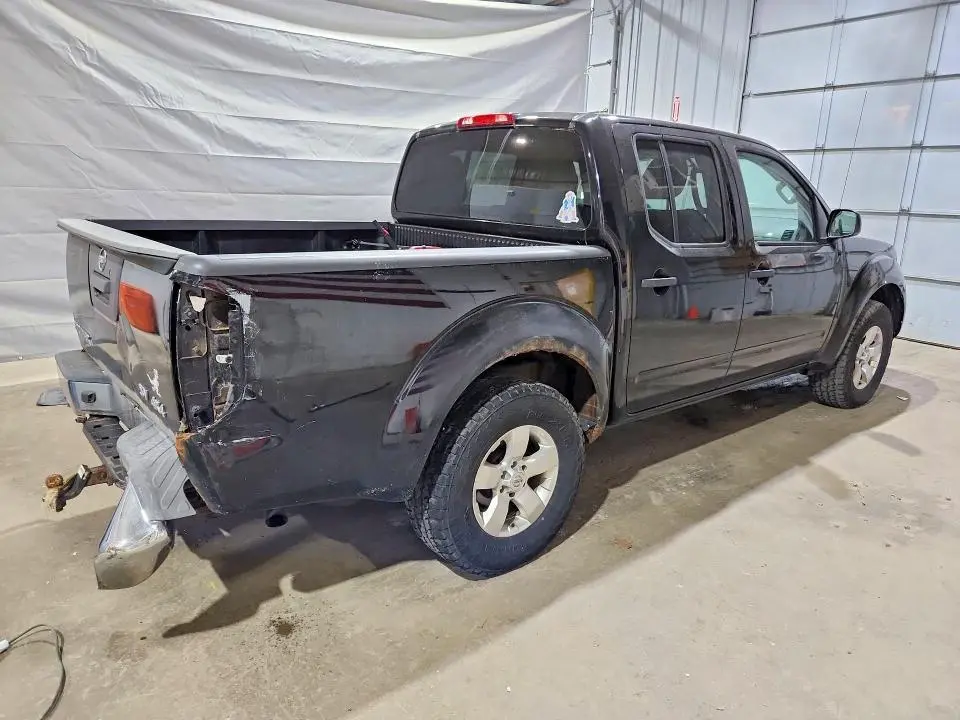 2013 NISSAN FRONTIER S  