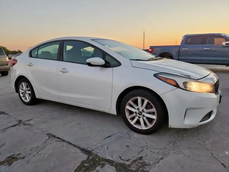 2017 KIA FORTE LX  