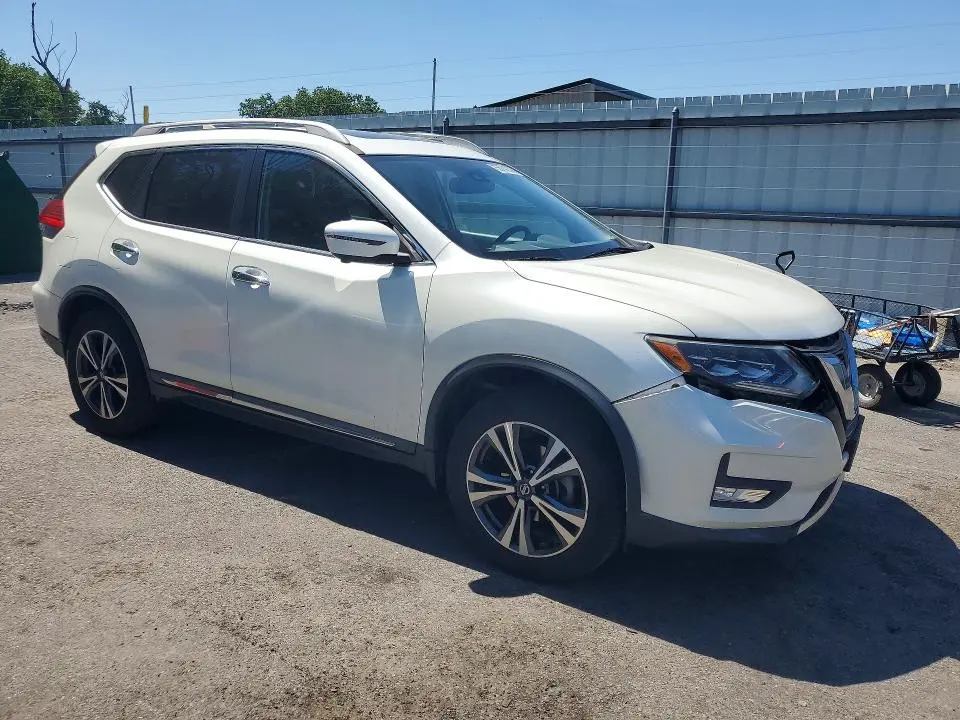 2017 NISSAN ROGUE SL  