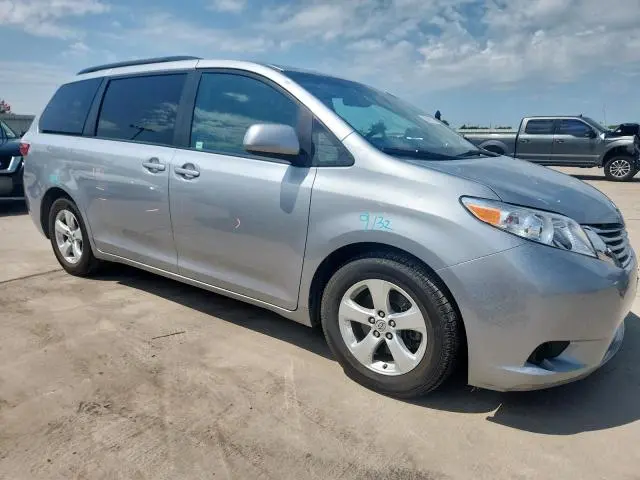 2016 TOYOTA SIENNA LE  