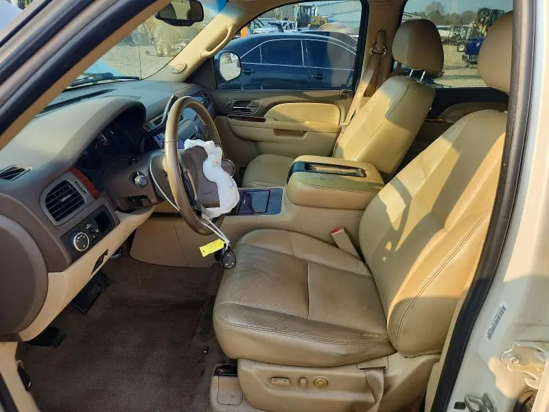 2011 CHEVROLET AVALANCHE LTZ  